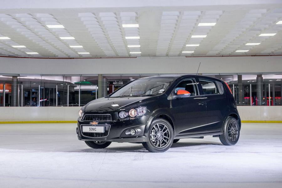  Chevrolet Sonic Black & White 2014 года  (фото 6 из 14)